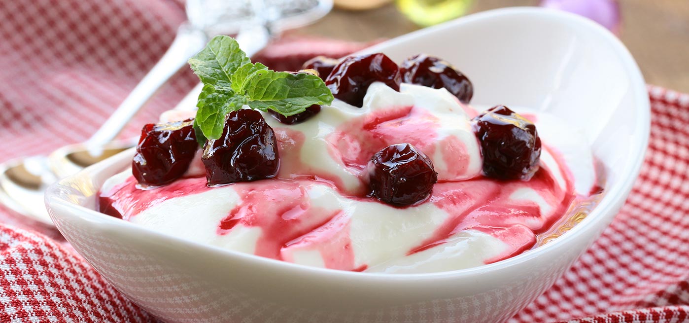 Frozen Greek Yogurt Sundae